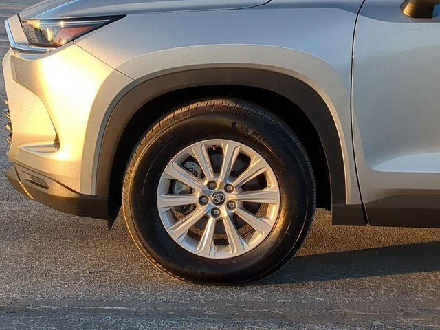 Certified 2025 Toyota Grand Highlander AWD image 7