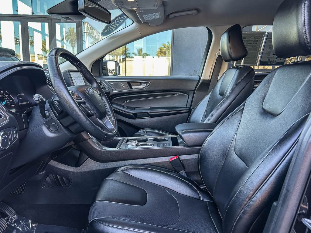 Used 2022 Ford Edge Titanium w/ Equipment Group 301A AWD/4WD image 22