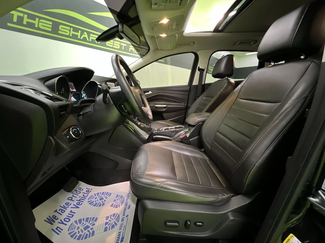 Used 2015 Ford Escape Titanium w/ Equipment Group 301A AWD/4WD image 17