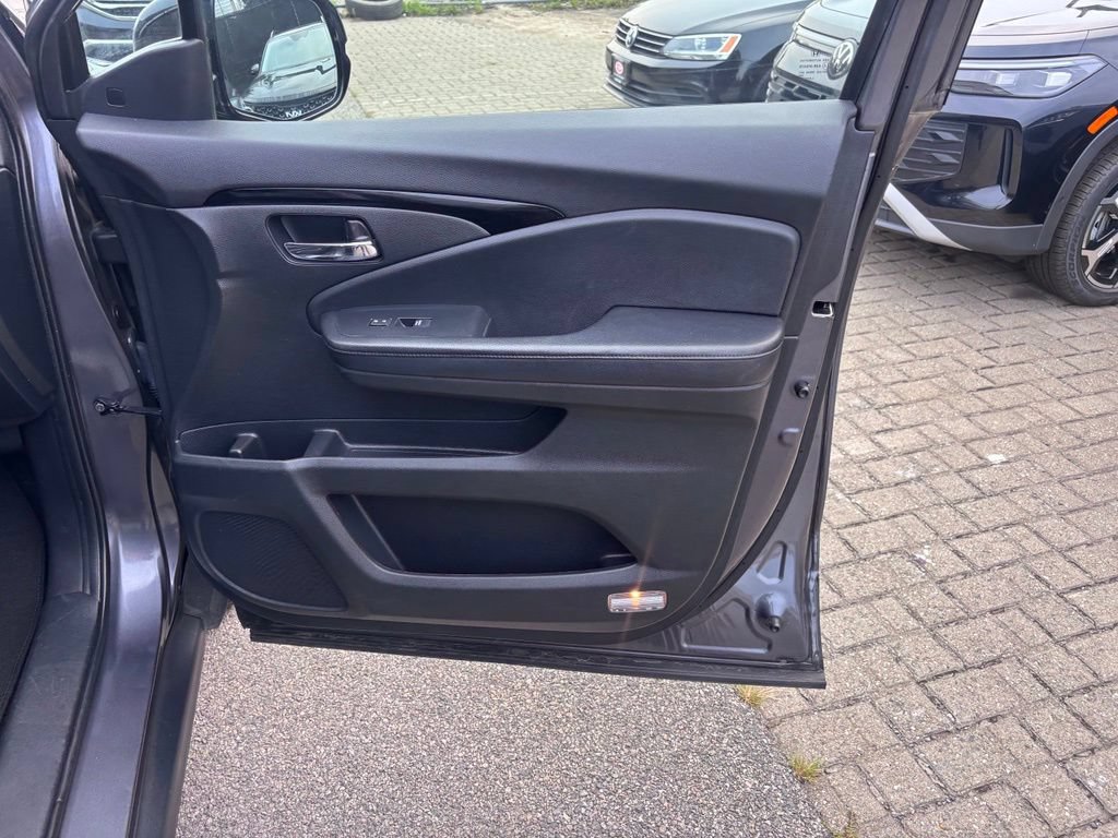Used 2019 Honda Pilot Elite image 32