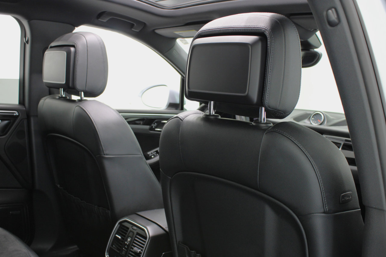 Used 2017 Porsche Macan S image 42