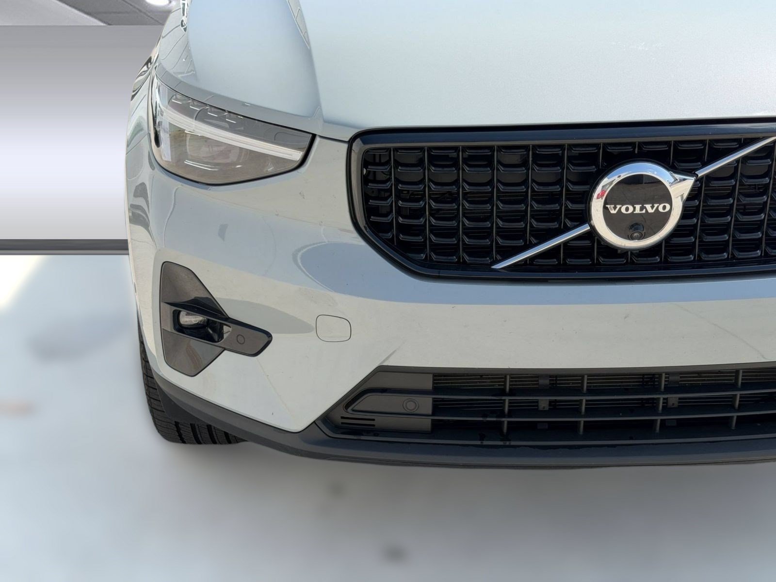 Certified 2026 Volvo XC40 B5 Plus w/ Protection Package Premier AWD/4WD image 12