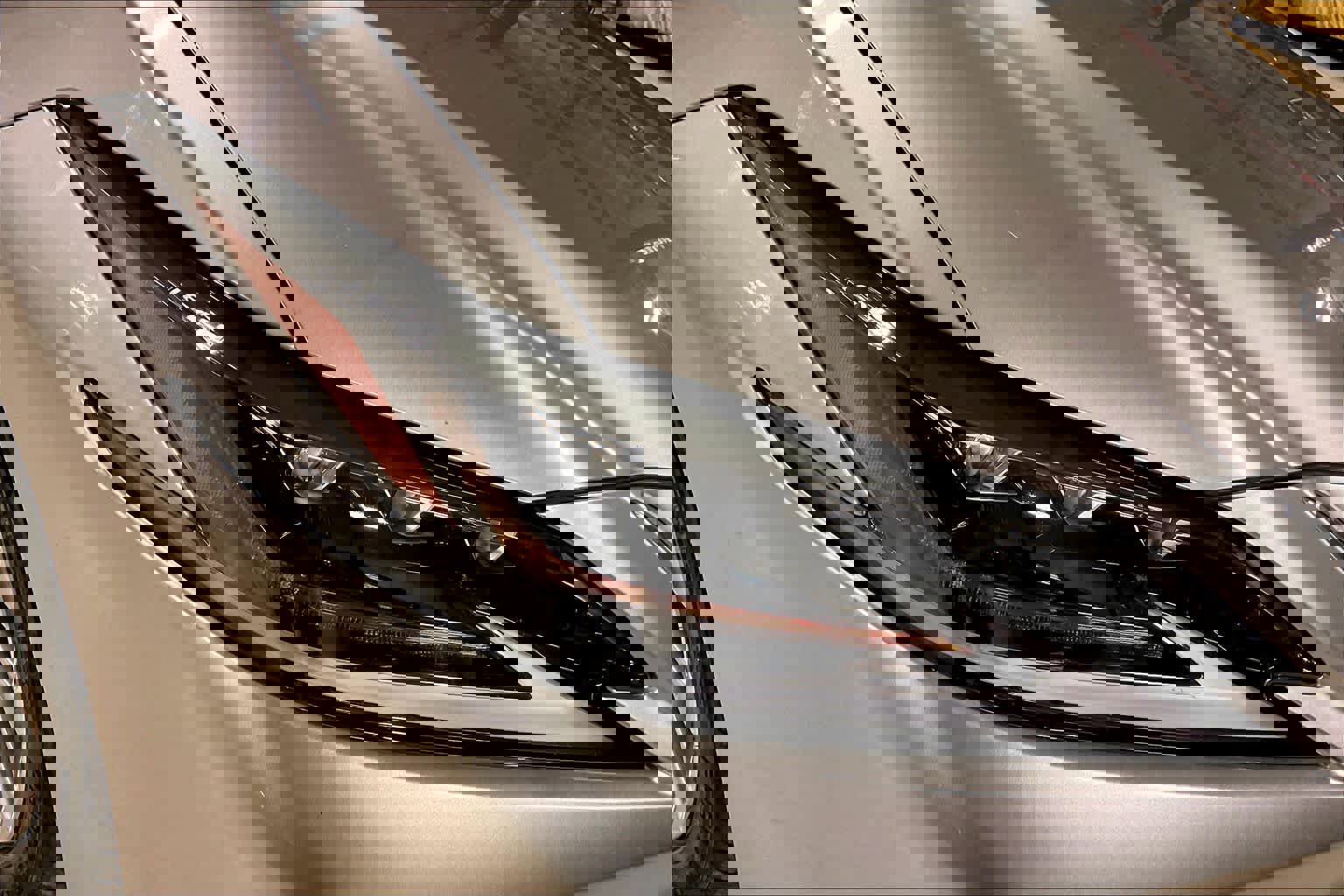 Used 2021 Lexus ES 300h Ultra Luxury w/ Accessory Package 2 image 26