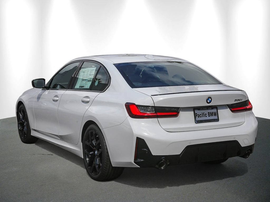 New 2026 BMW 330i Sedan w/ M Sport Package RWD image 4