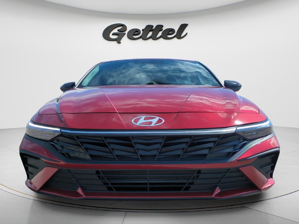 Certified 2025 Hyundai Elantra Sport FWD image 2