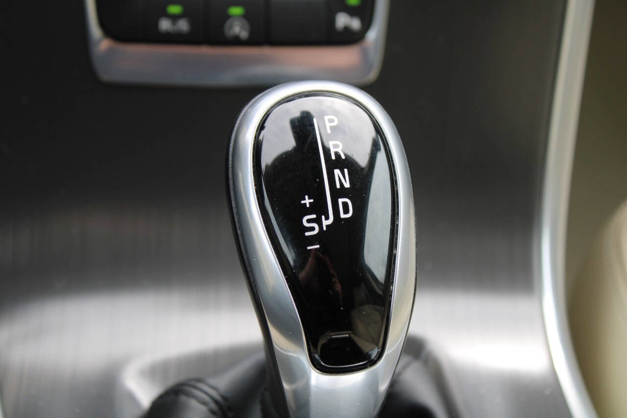 Used 2015 Volvo XC60 T5 Premier image 27