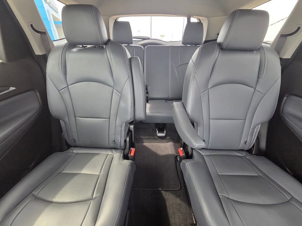Used 2021 Buick Enclave Essence image 24