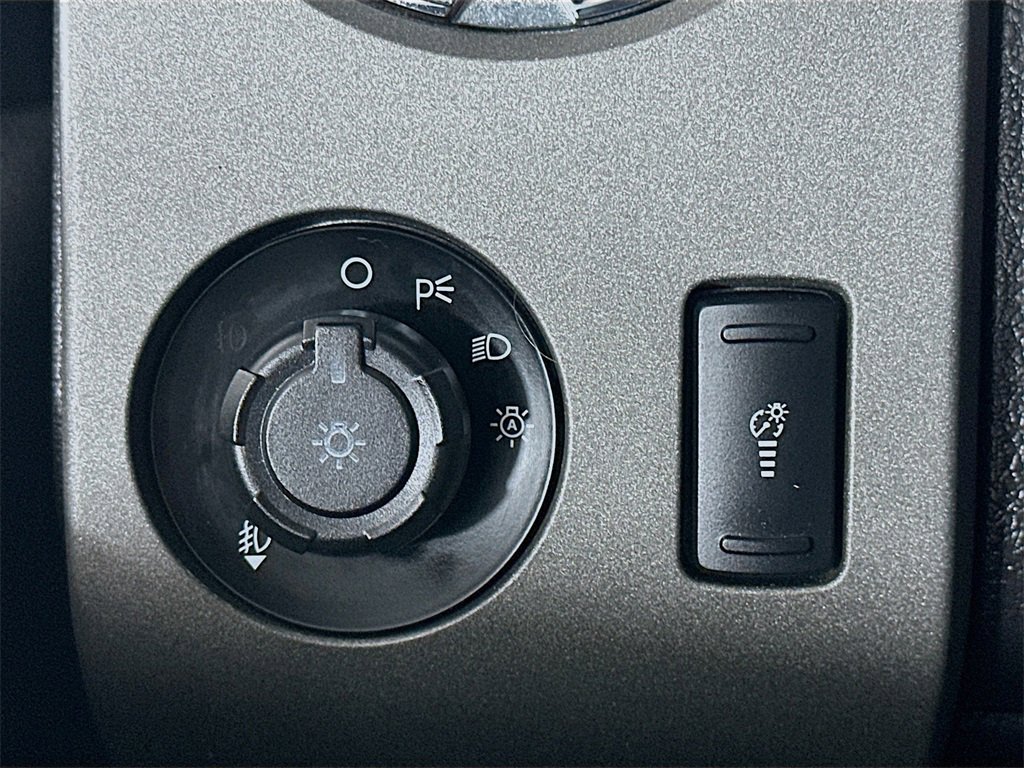 Used 2012 Ford F350 Lariat image 29