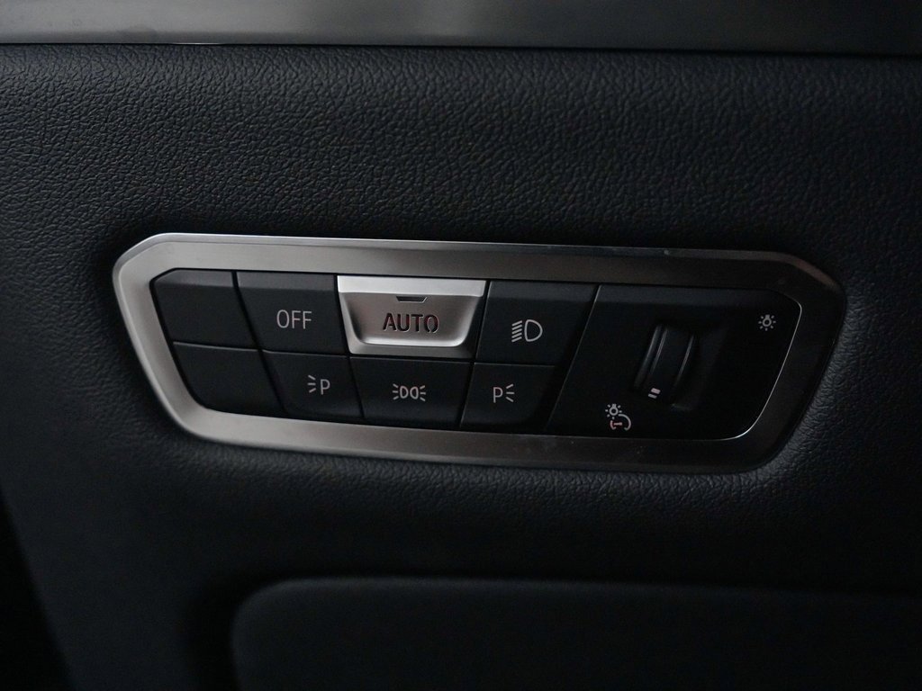 Used 2023 BMW X7 M60i w/ Executive Package image 22