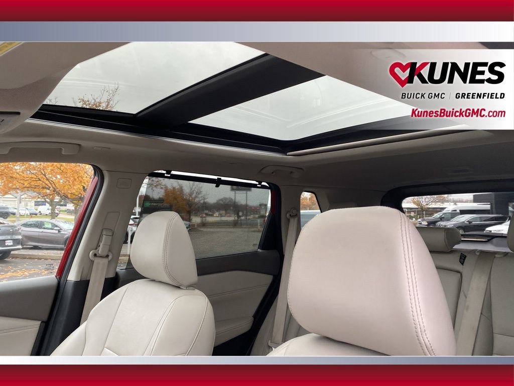 Used 2023 Nissan Rogue SL w/ SL Premium Package image 15