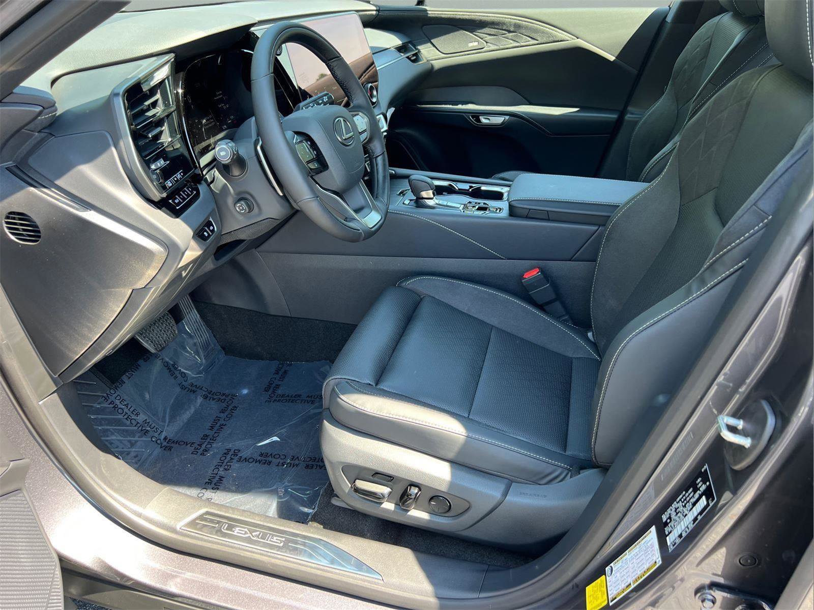 New 2025 Lexus RX 450h AWD w/ Luxury Package image 10