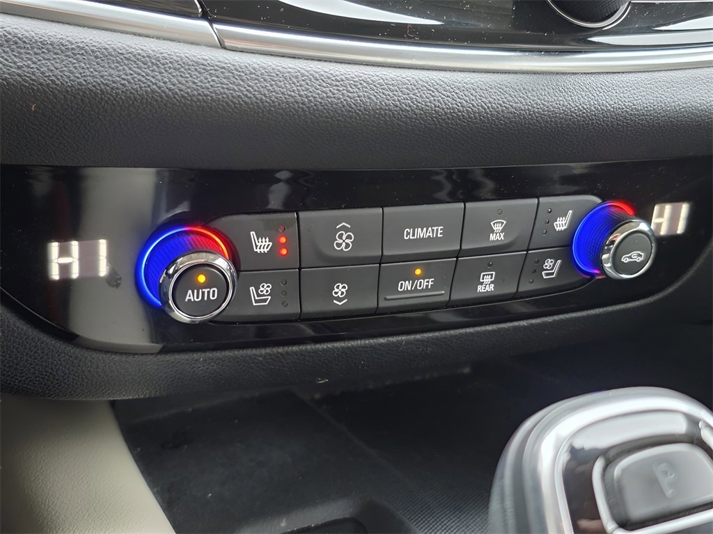 Used 2019 Buick Enclave Premium w/ Experience Buick Package image 34