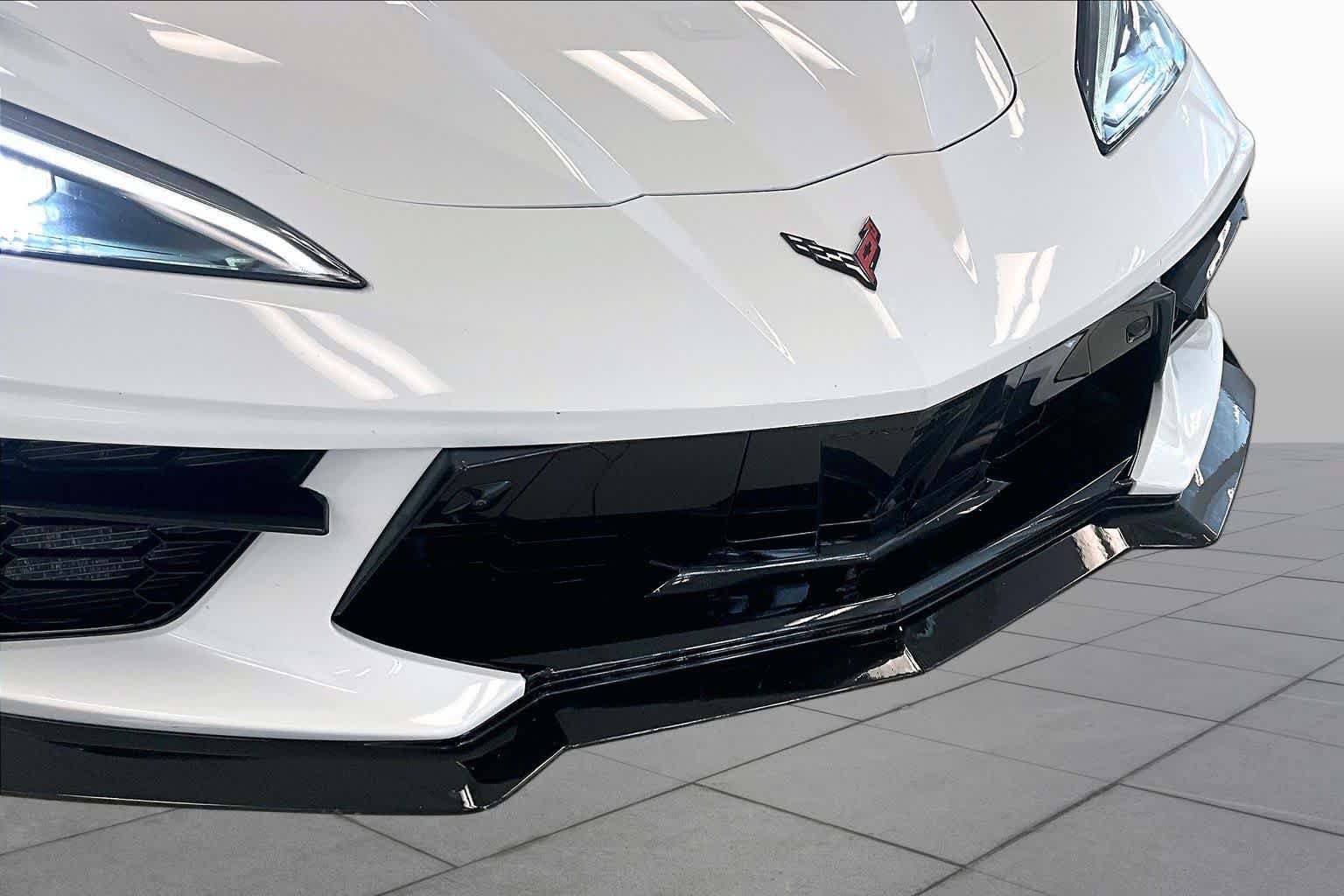 Used 2021 Chevrolet Corvette Stingray Preferred Cpe w/ Z51 Performance Package RWD image 25