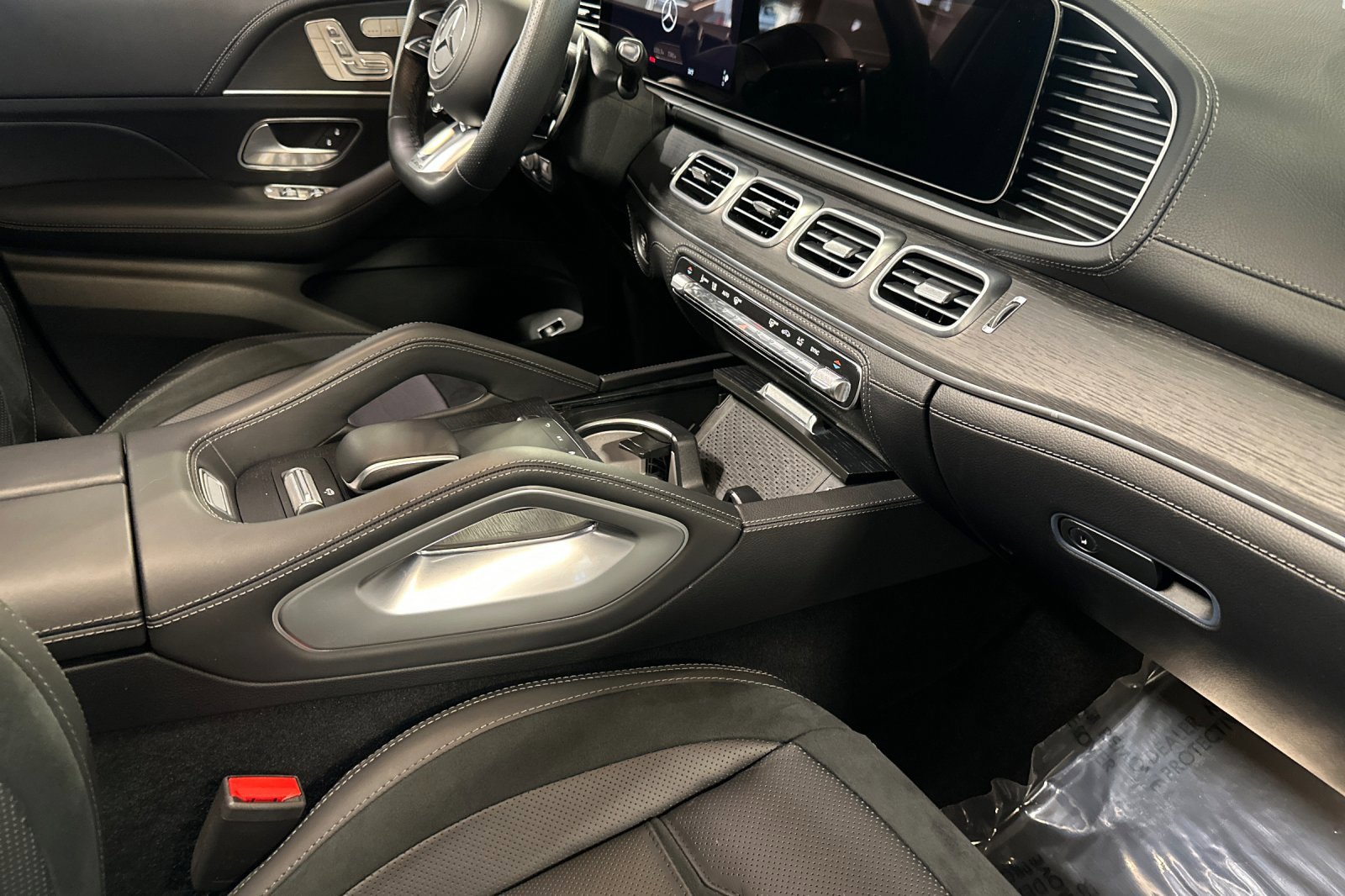Used 2025 Mercedes-Benz GLE 53 AMG 4MATIC Coupe image 17