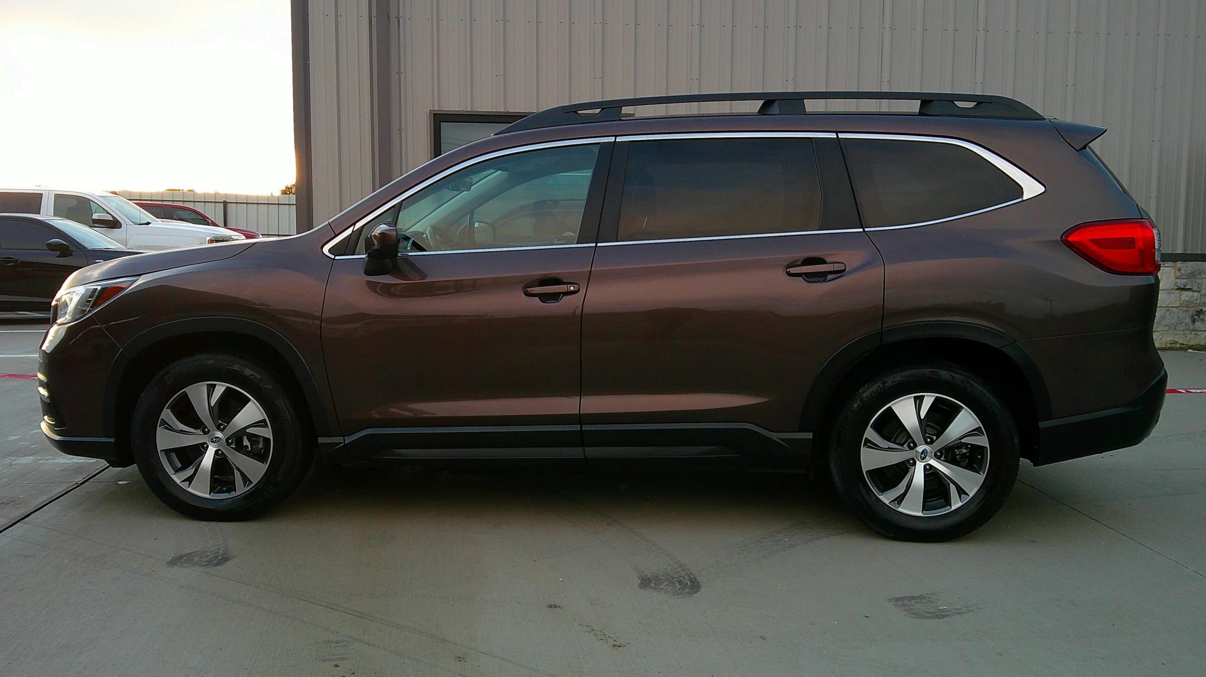 Used 2019 Subaru Ascent Premium image 3