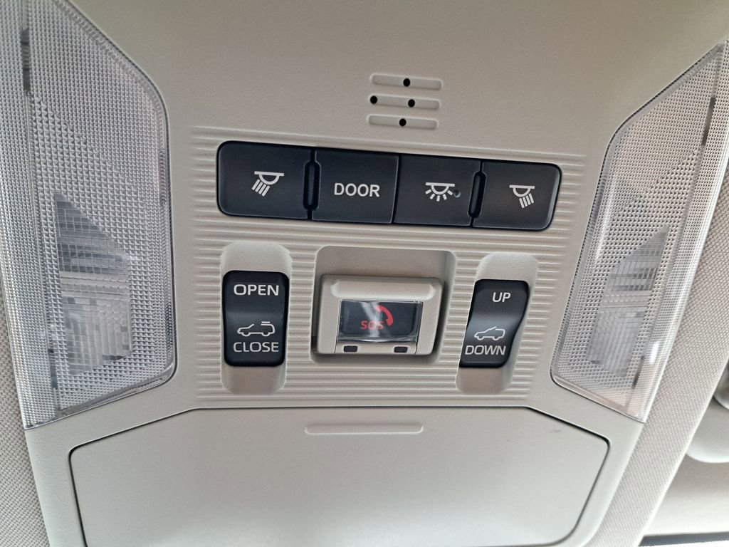 Used 2021 Toyota RAV4 XLE Premium image 26