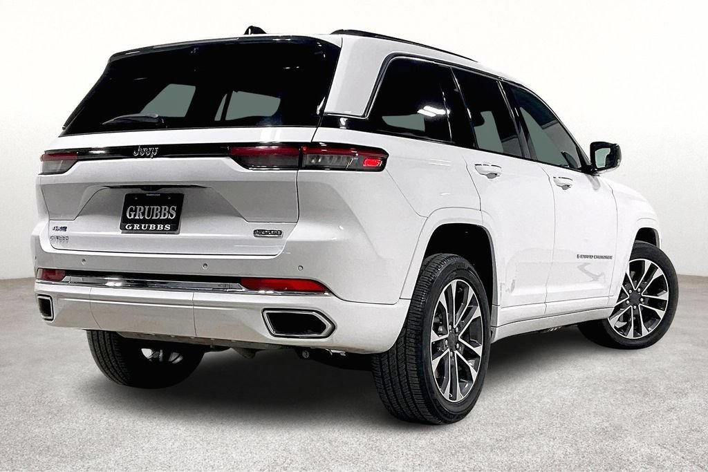 Used 2024 Jeep Grand Cherokee Overland w/ Luxury Tech Group IV AWD/4WD image 2