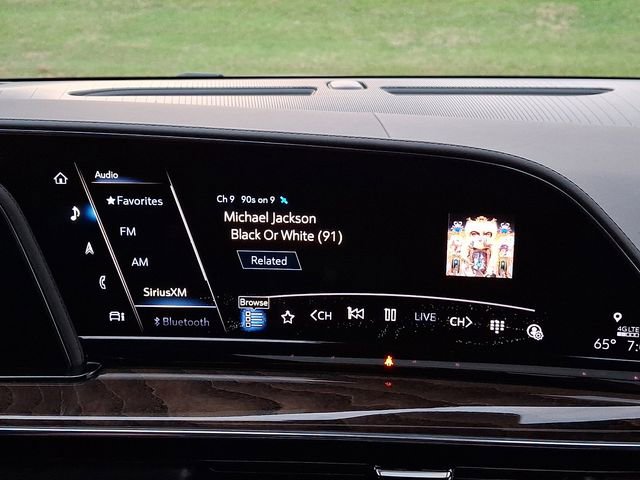 Used 2021 Cadillac Escalade Sport Platinum w/ LPO, ONYX Package image 21