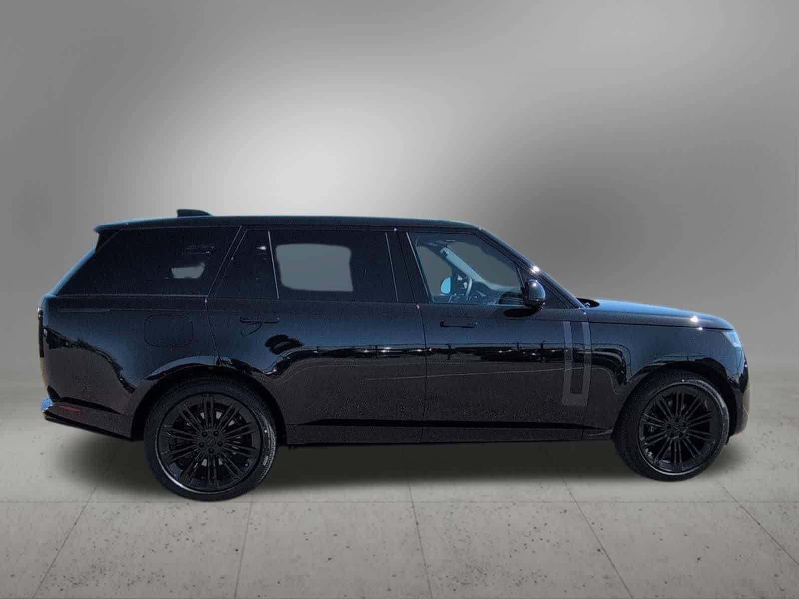 New 2026 Land Rover Range Rover Long Wheelbase SE AWD/4WD image 7