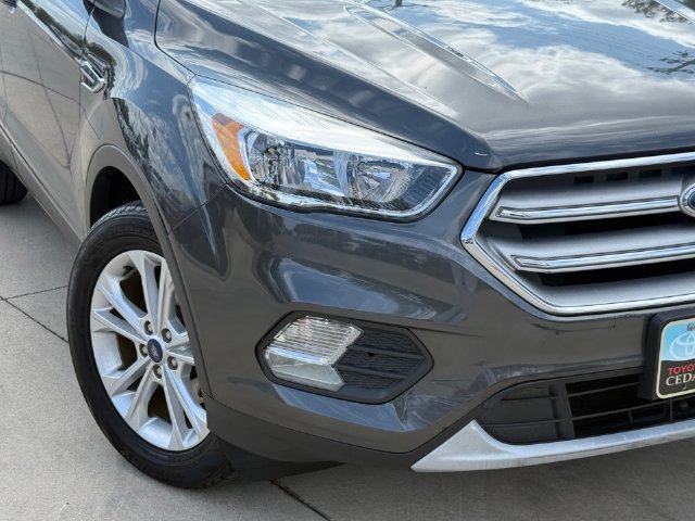Used 2018 Ford Escape SE FWD image 6