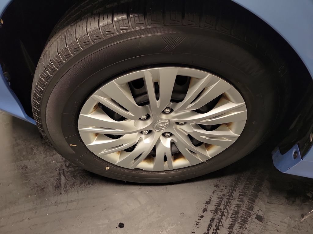 Used 2014 Toyota Camry LE FWD image 13