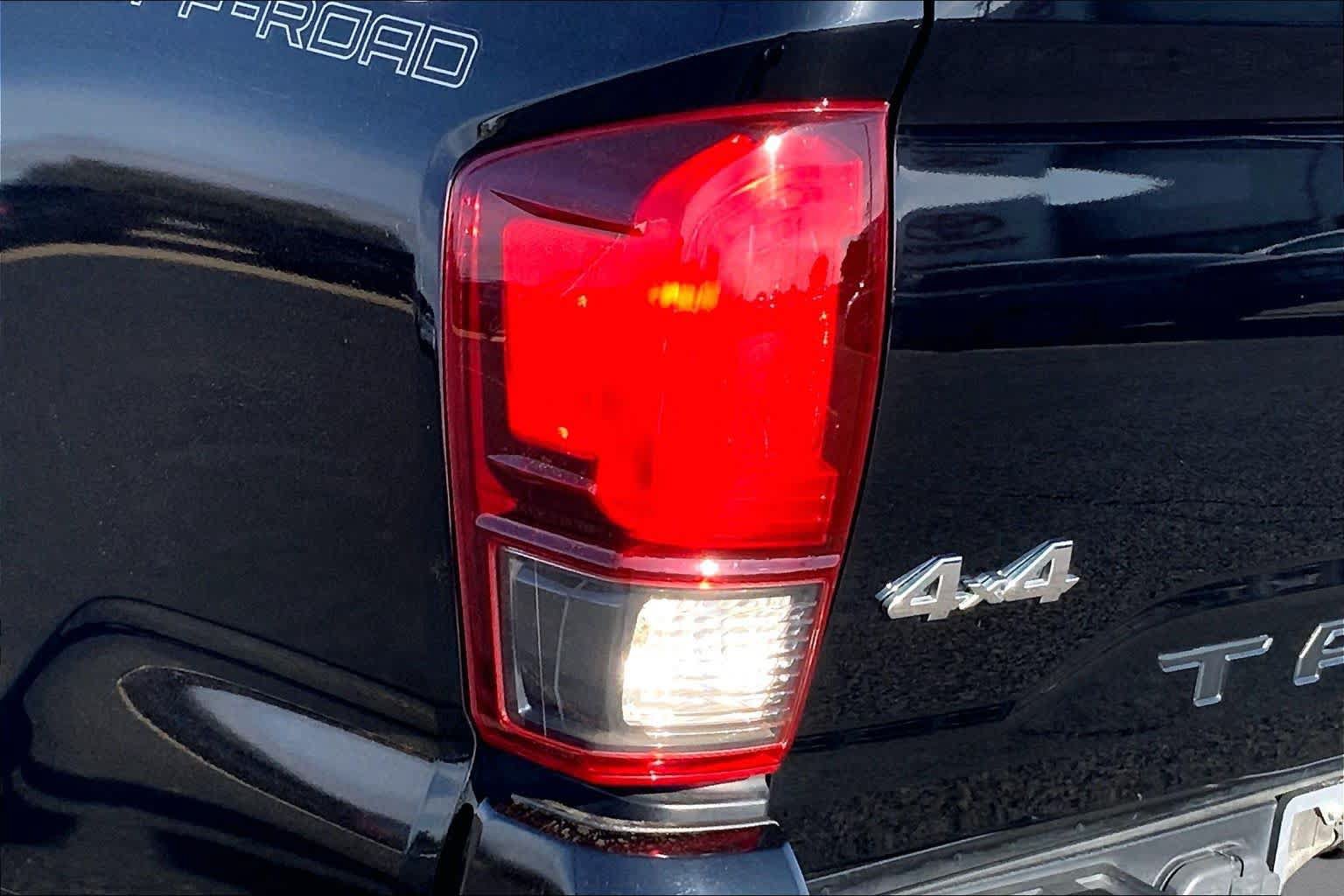 Used 2023 Toyota Tacoma SR AWD/4WD image 29