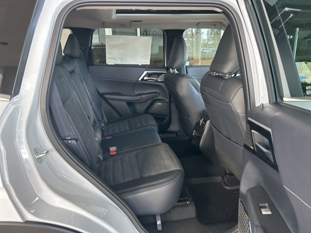 New 2026 Mitsubishi Outlander SE image 26