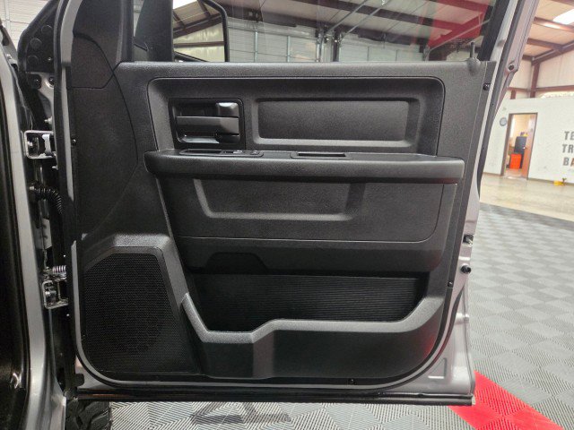 Used 2024 RAM 3500 Tradesman w/ Chrome Appearance Group image 32