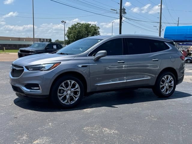 Used 2019 Buick Enclave Avenir w/ Avenir Technology Package FWD image 3