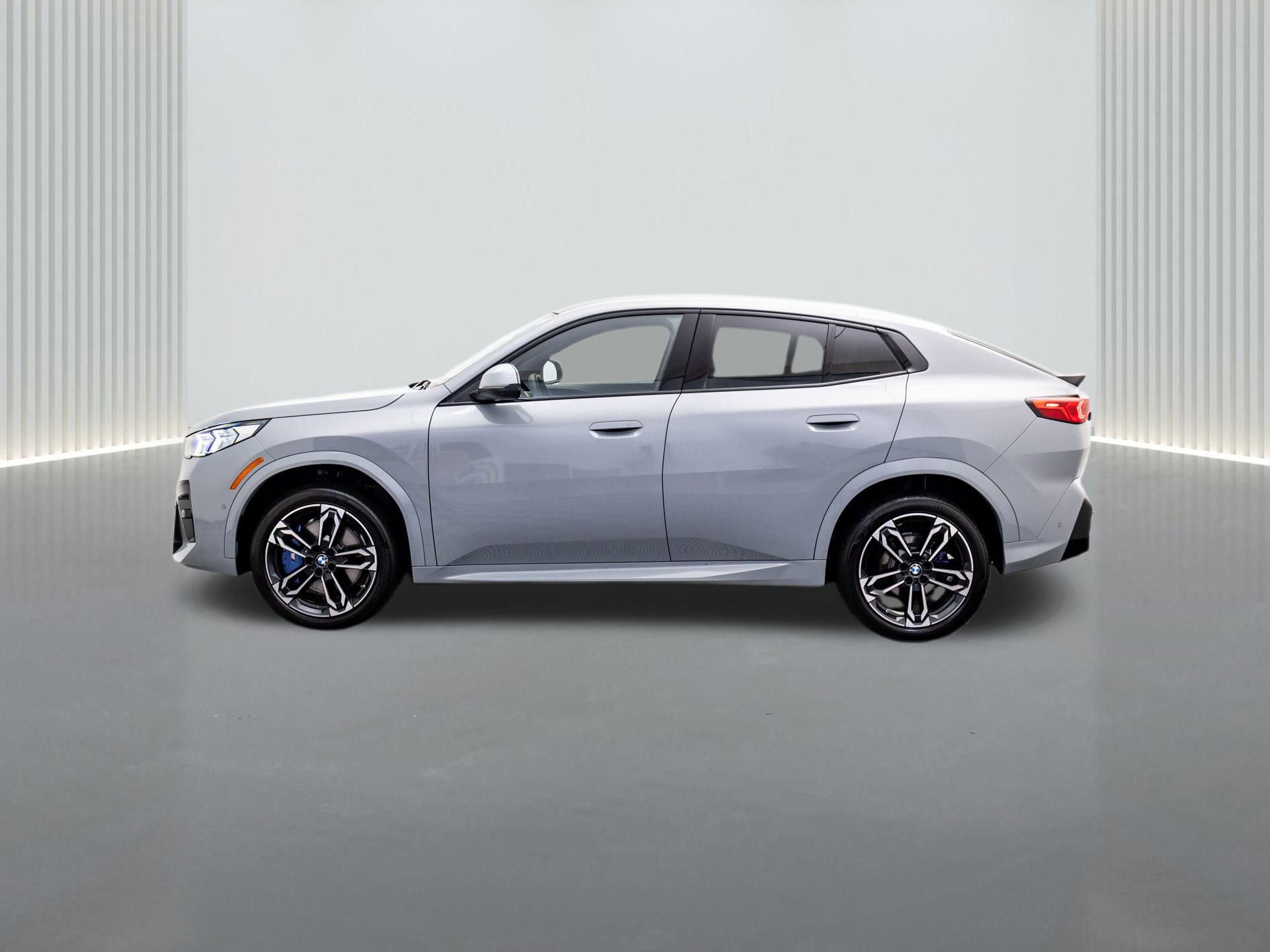 Used 2025 BMW X2 xDrive28i w/ Premium Package image 2