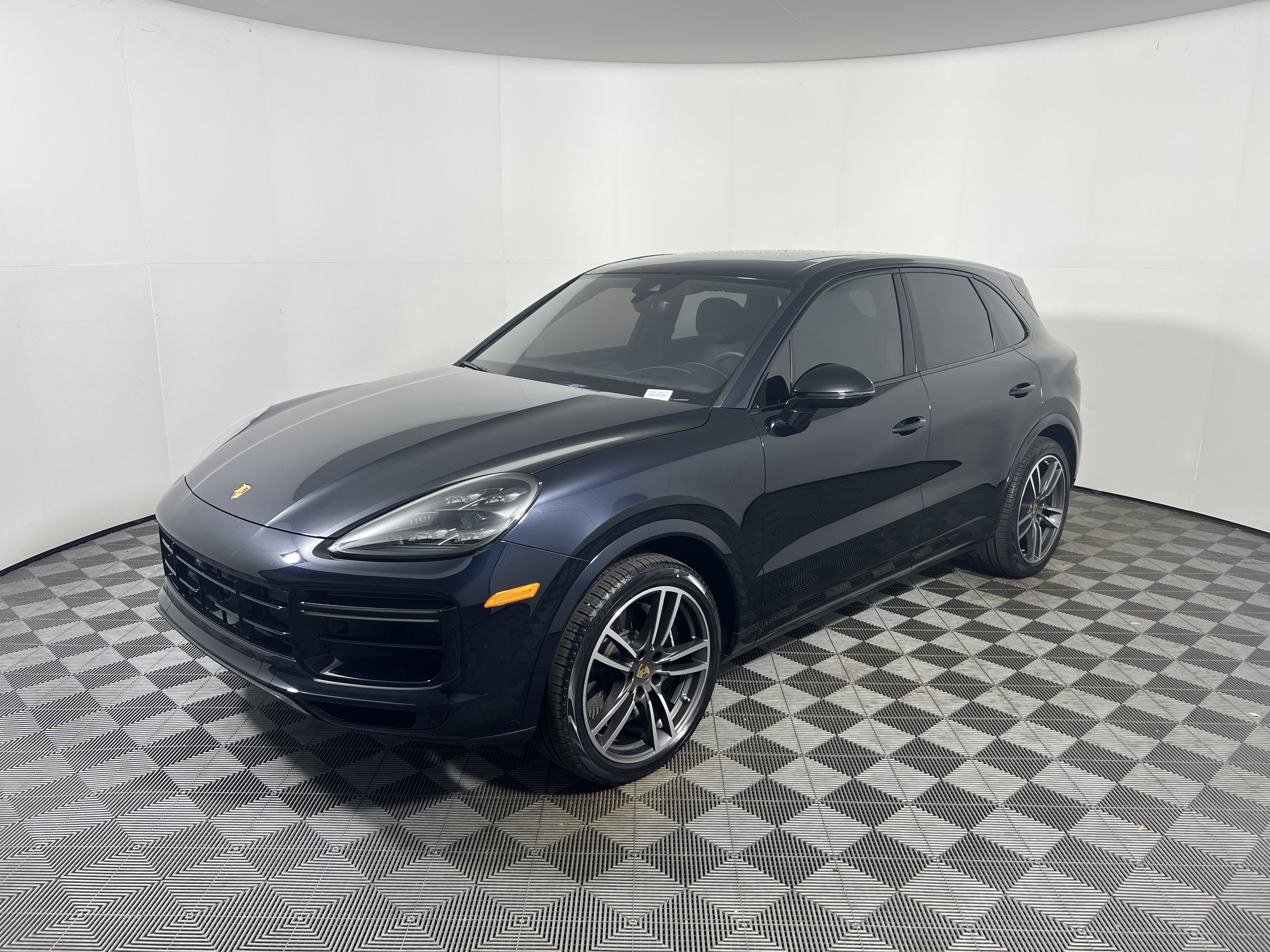Certified 2023 Porsche Cayenne Turbo AWD/4WD image 11