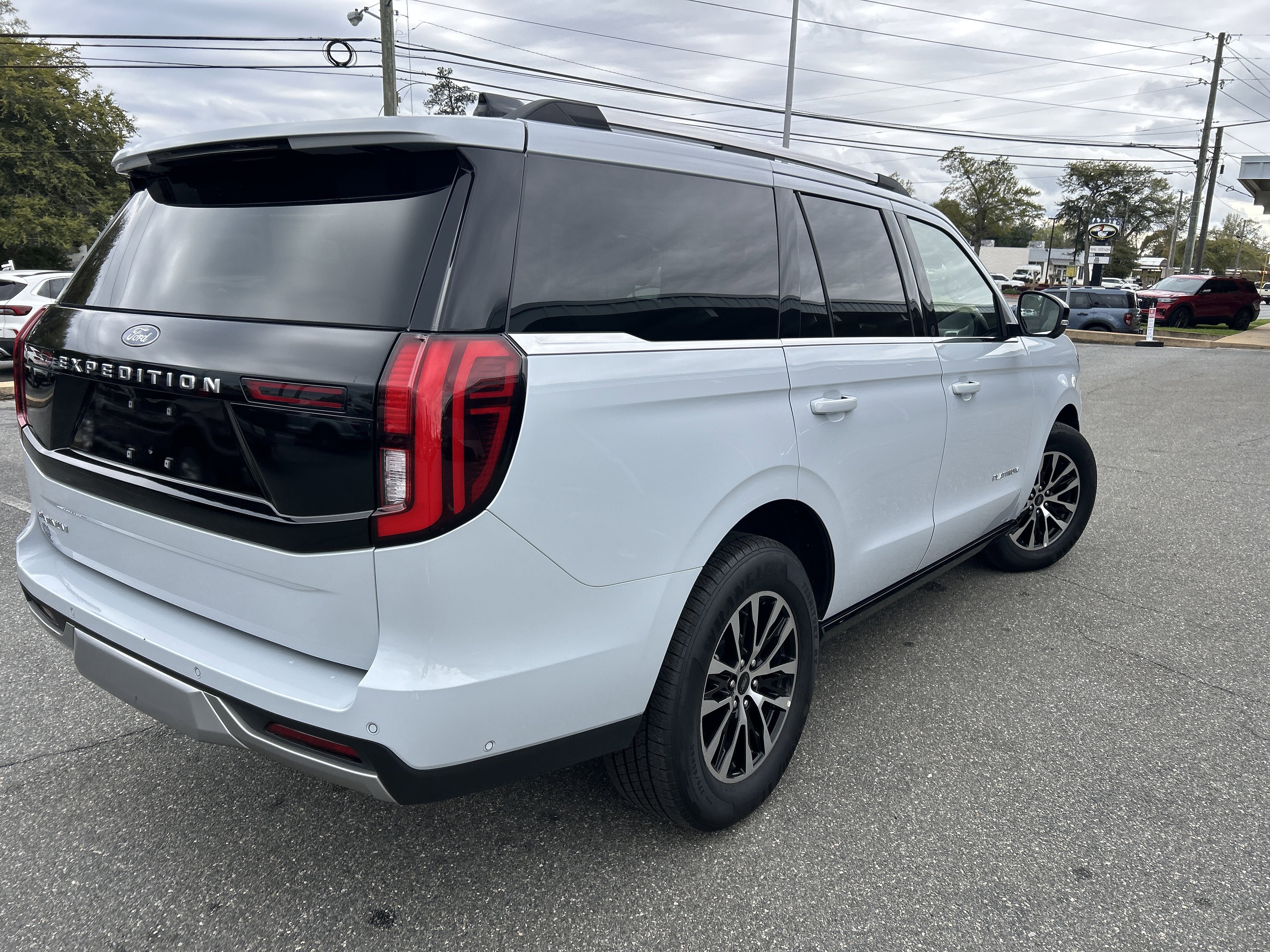 Certified 2025 Ford Expedition Platinum image 7