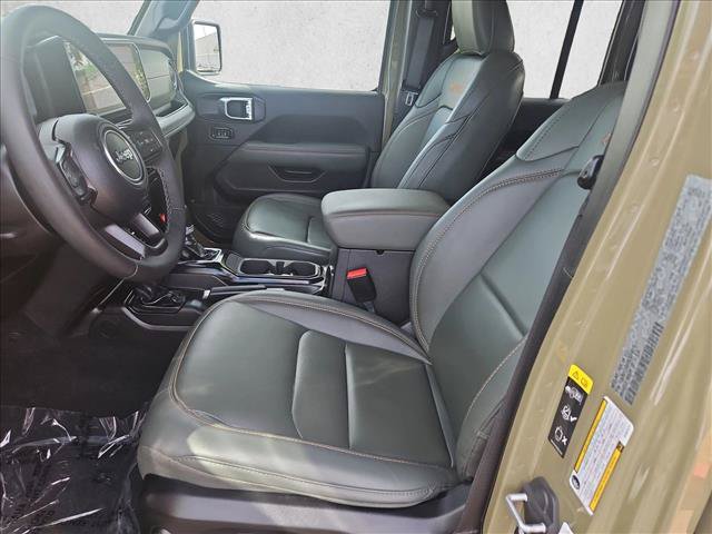 Used 2025 Jeep Gladiator Mojave AWD/4WD image 15