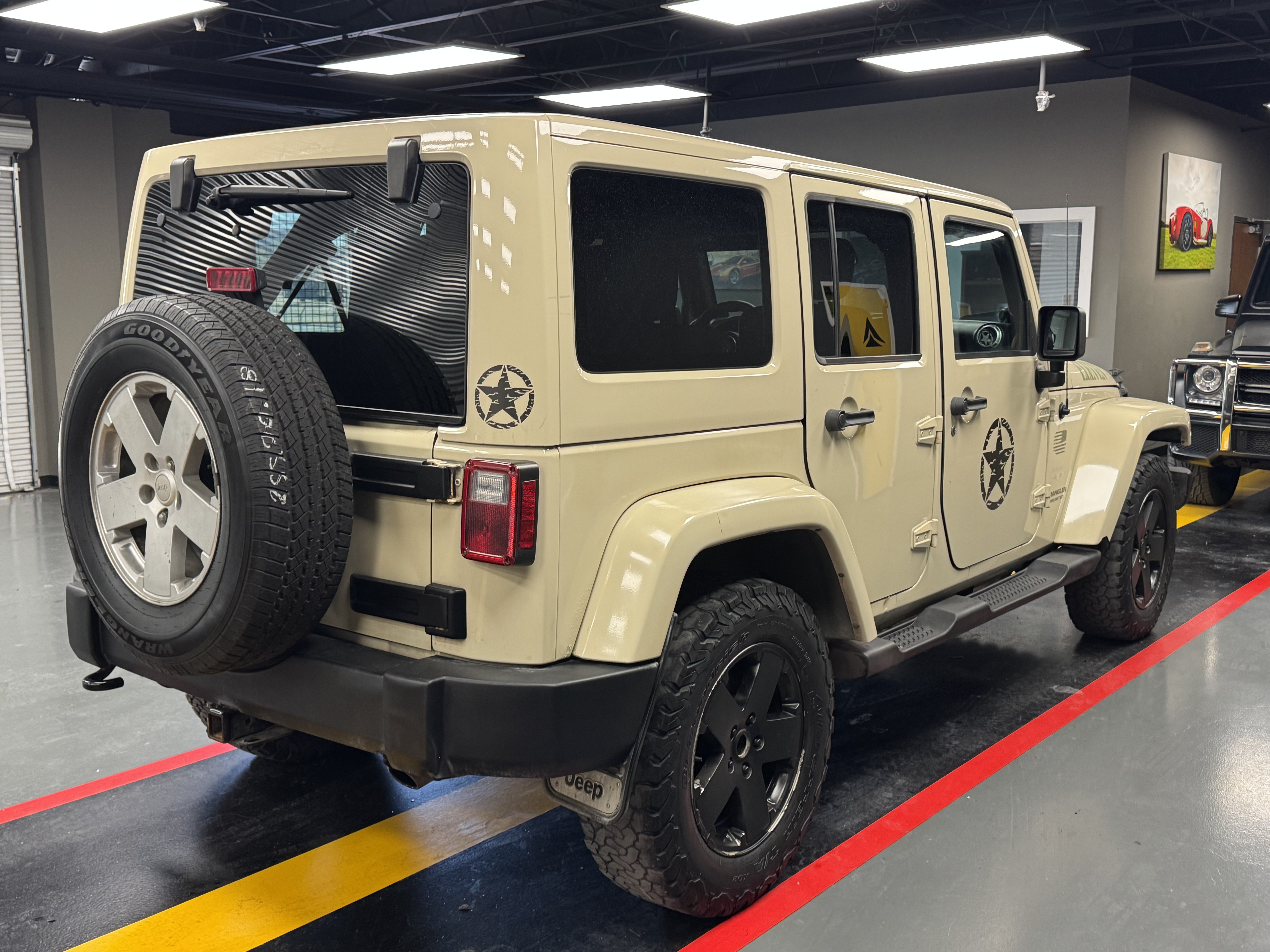 Used 2011 Jeep Wrangler Unlimited Sahara w/ Mopar Chrome Edition Group AWD/4WD image 6
