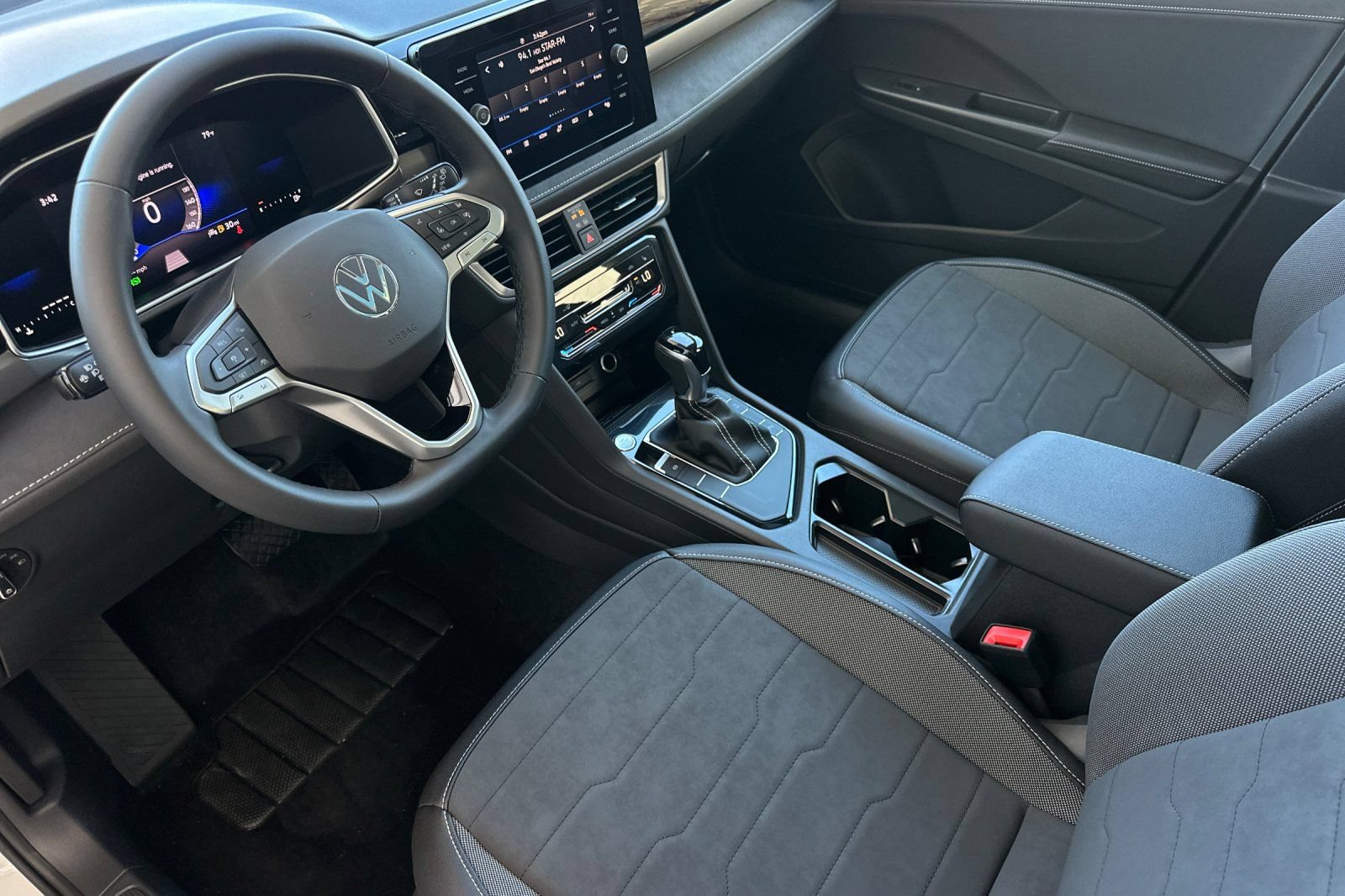New 2026 Volkswagen Taos SE FWD image 10