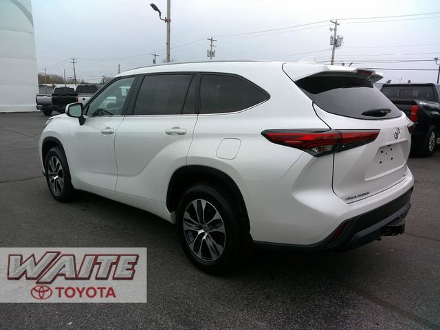 Used 2023 Toyota Highlander XLE image 5