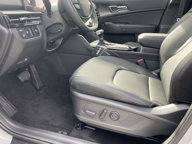 New 2026 Kia Sportage EX FWD image 11