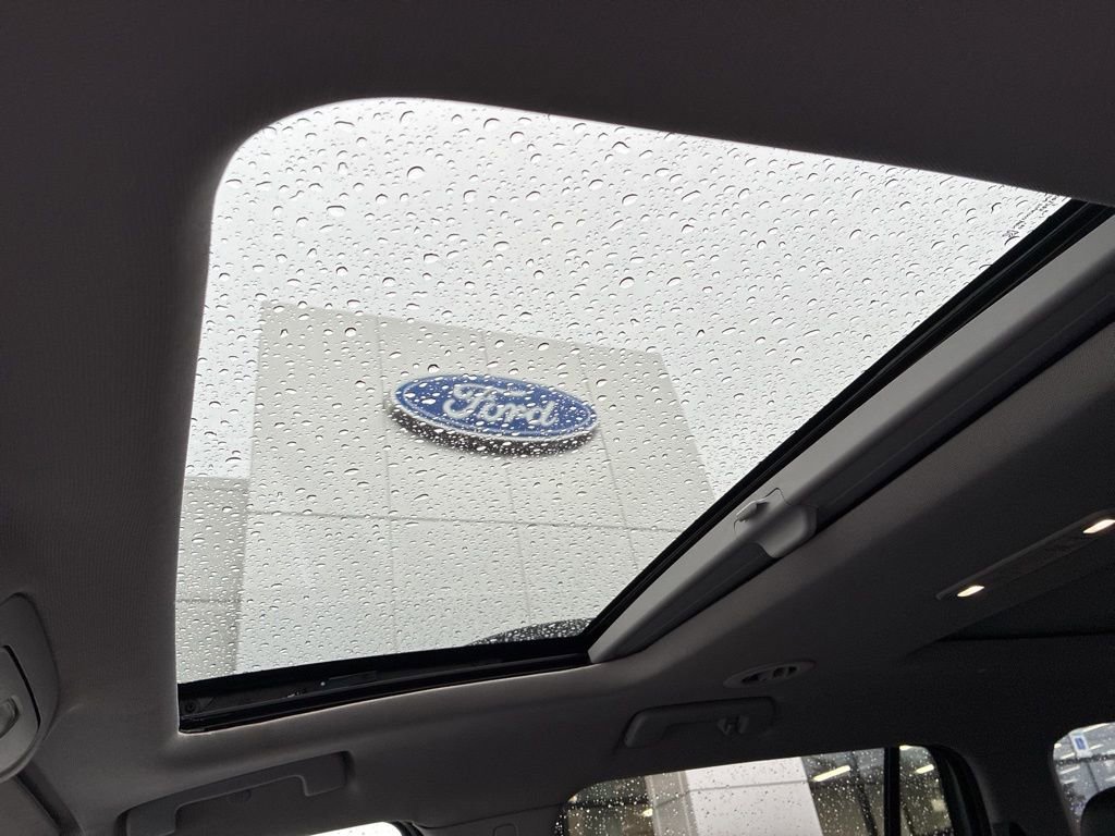 Used 2023 GMC Acadia AT4 image 19