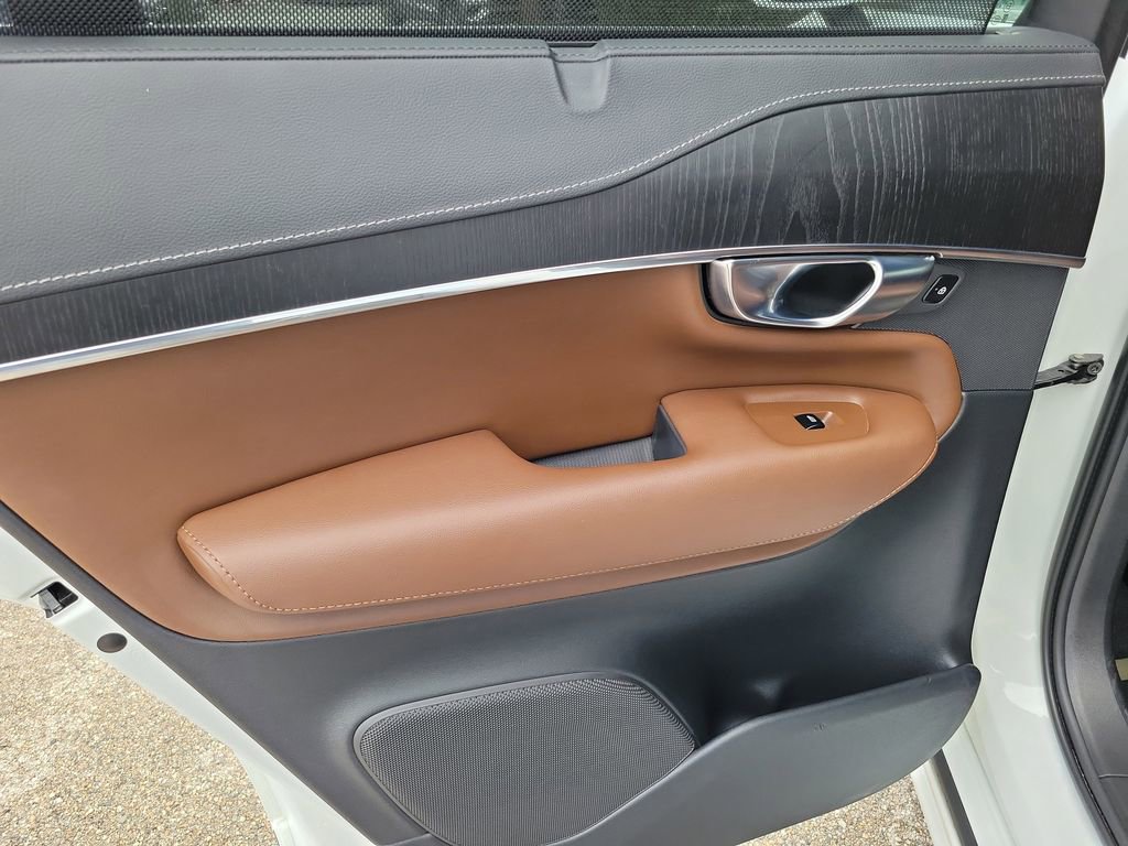 Used 2021 Volvo XC90 T6 Inscription w/ Protection Package Premier image 18