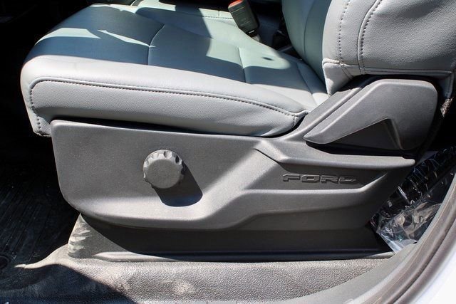 New 2024 Ford F550 4x4 Regular Cab Super Duty image 16