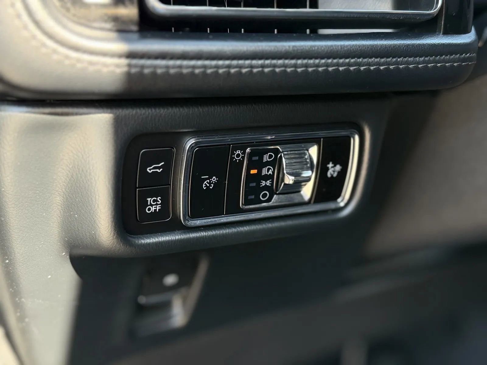 Used 2023 Lincoln Nautilus Reserve w/ Equipment Group 201A image 29