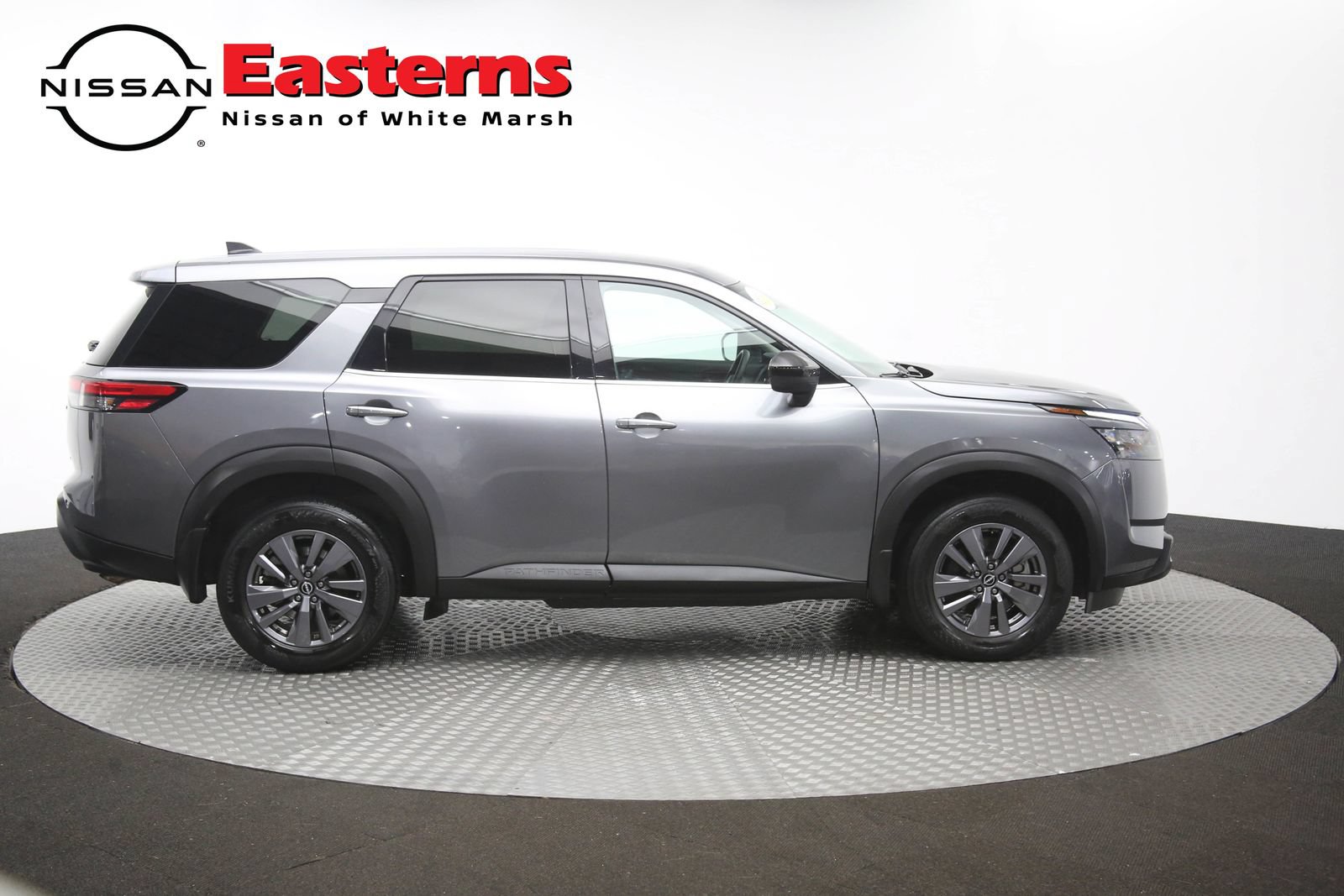 Used 2023 Nissan Pathfinder S AWD/4WD image 43