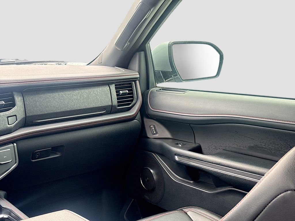 Used 2024 Ford Expedition Limited image 24