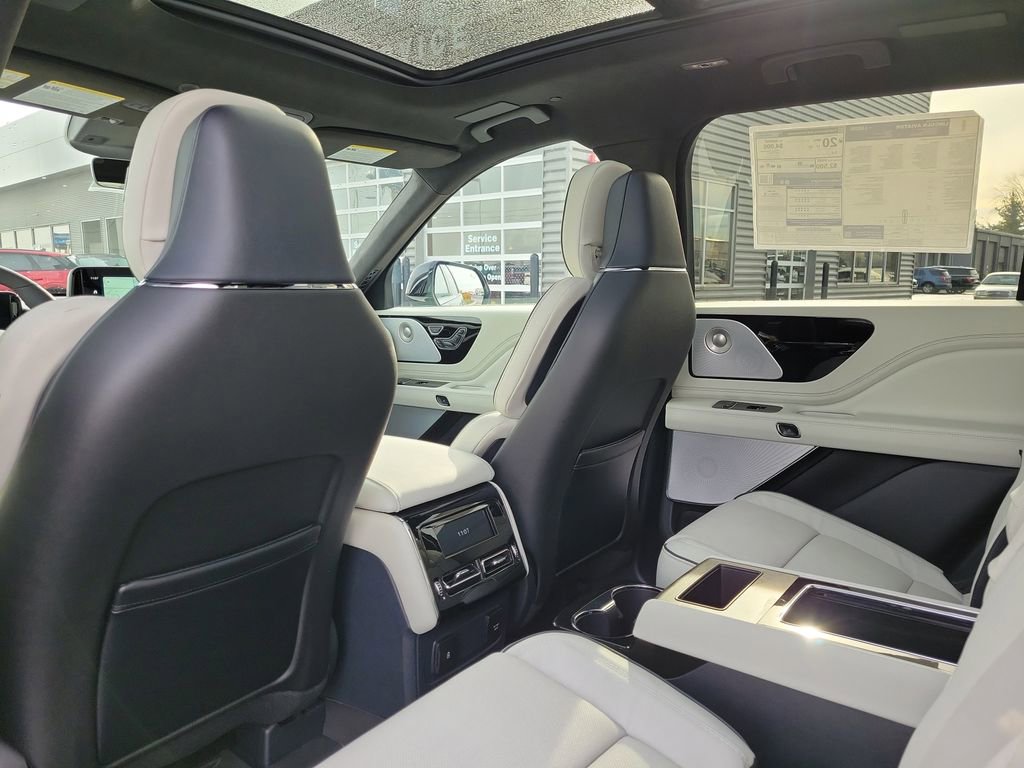 New 2026 Lincoln Aviator Black Label w/ Dynamic Handling Package image 15