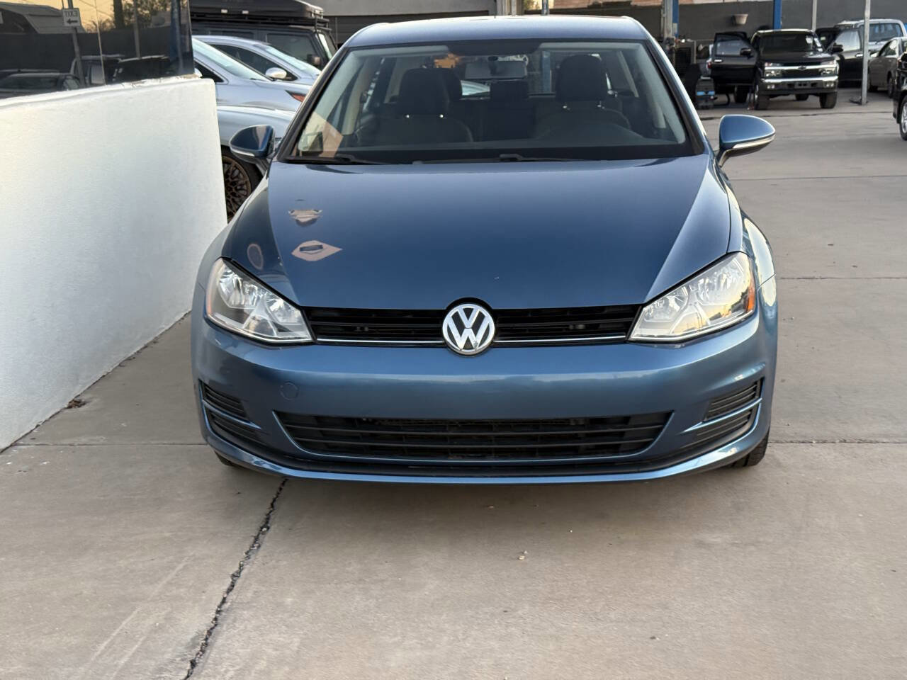 Used 2016 Volkswagen Golf SE image 3