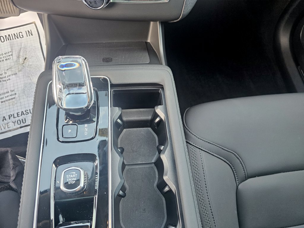 Certified 2026 Volvo XC90 B6 Plus w/ Protection Package AWD/4WD image 22