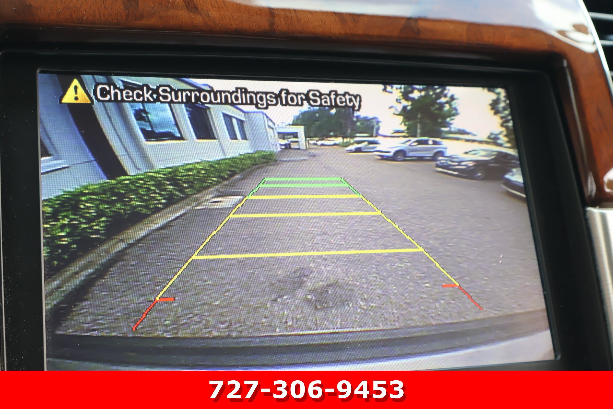 Used 2013 Cadillac Escalade ESV Platinum RWD image 4