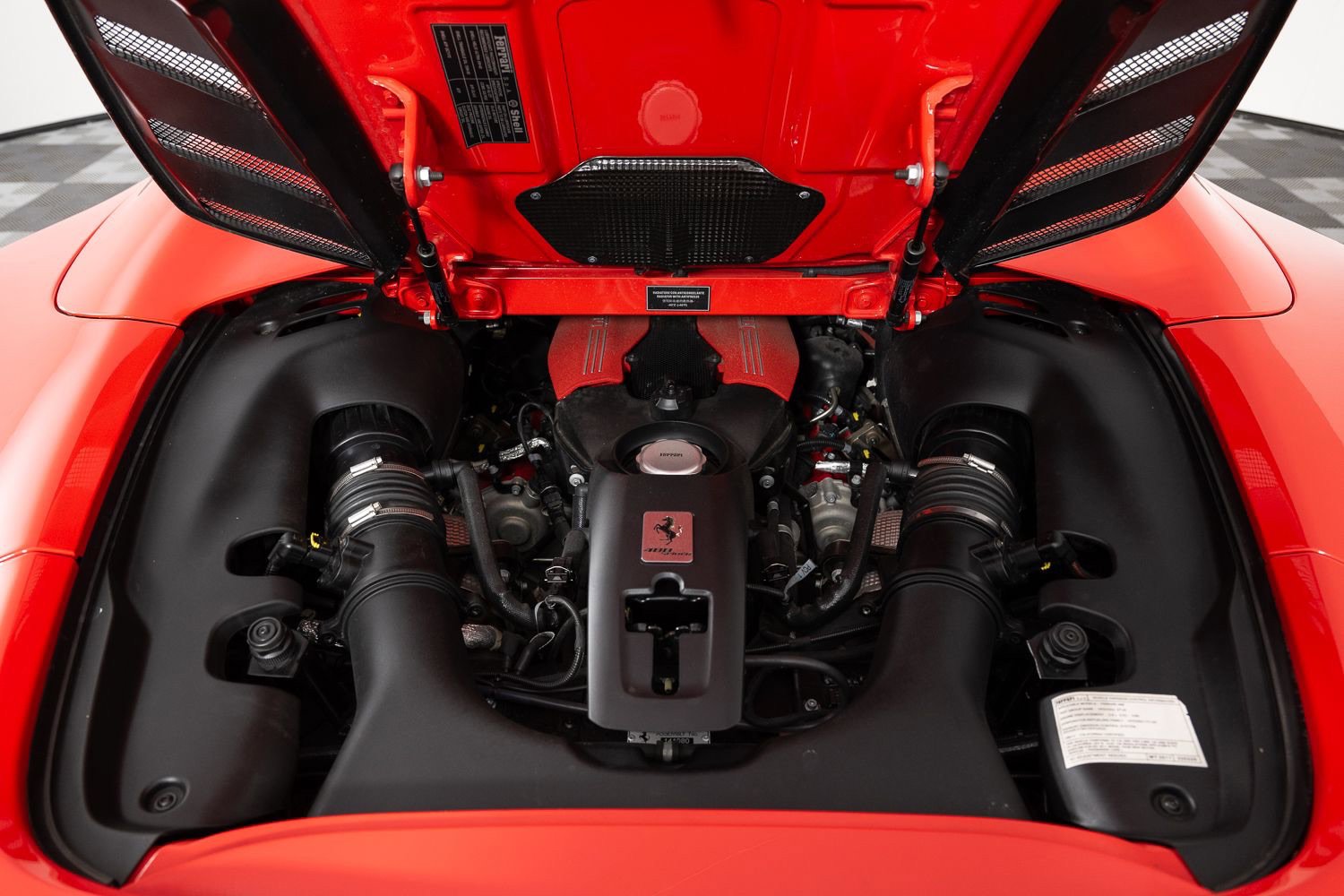 Used 2017 Ferrari 488 Spider RWD image 19