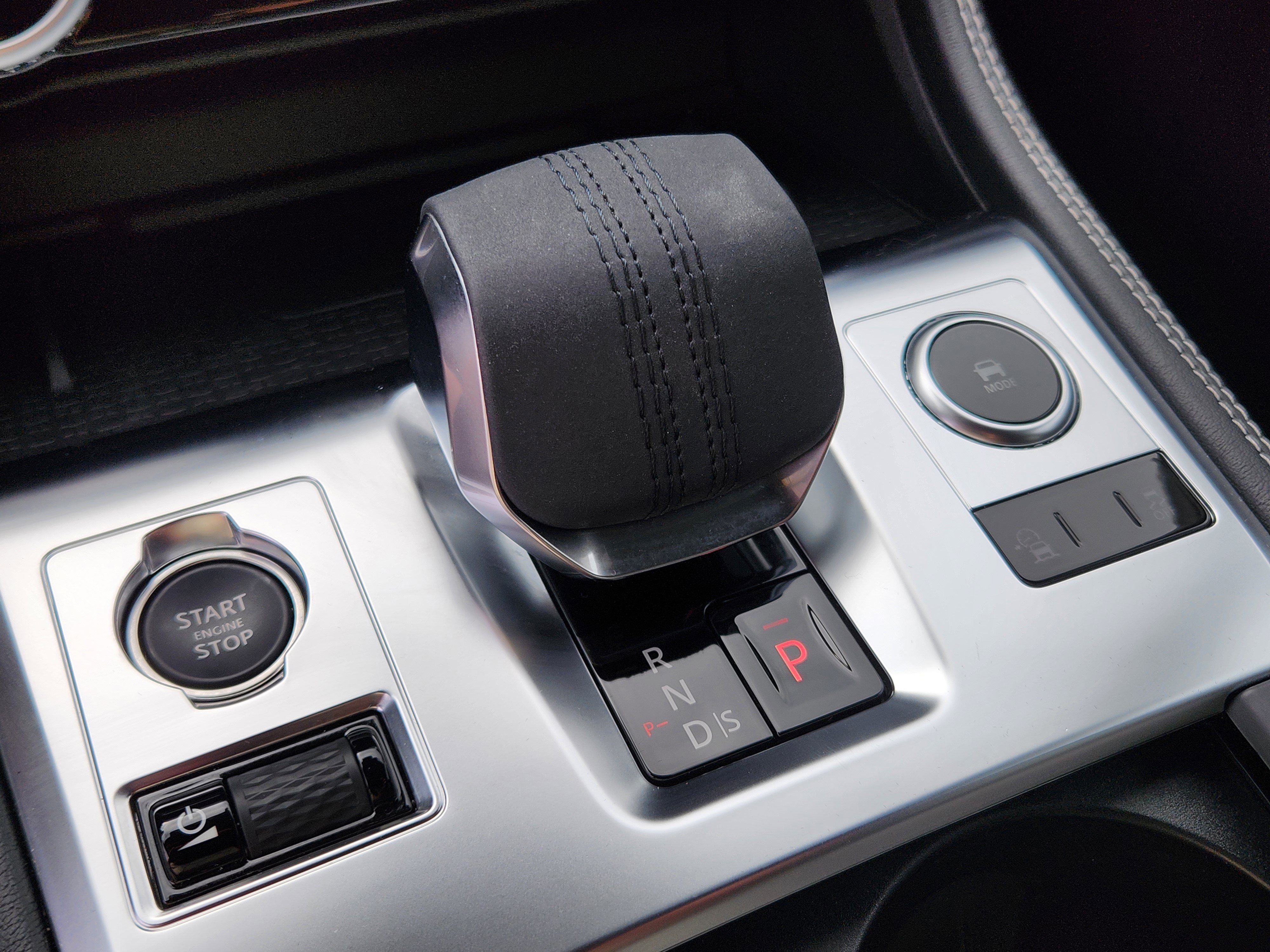 Certified 2026 Jaguar F-PACE R-Dynamic S image 23