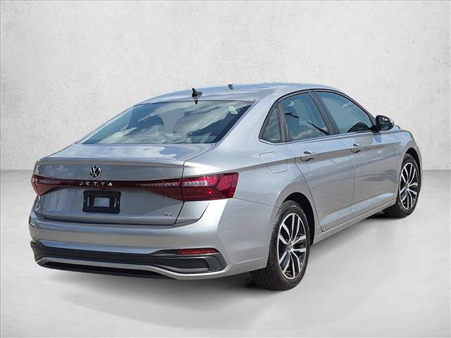 Used 2025 Volkswagen Jetta SE FWD image 5